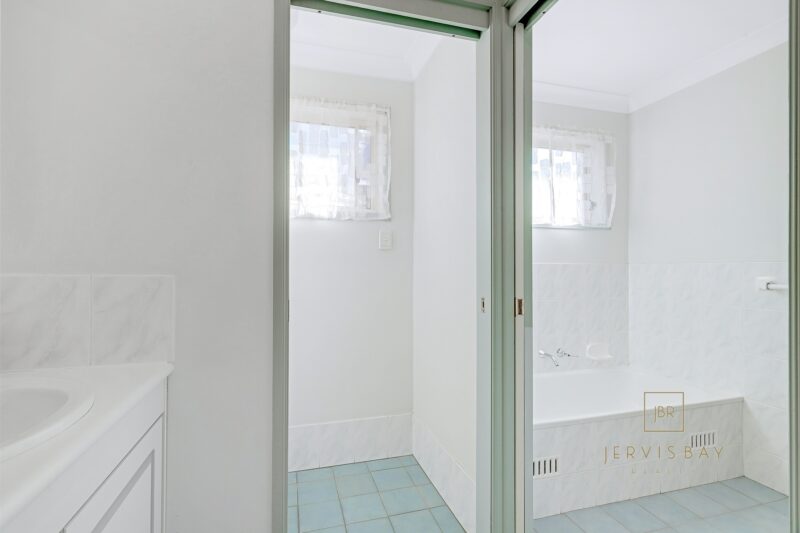114 Waratah Crescent, SANCTUARY POINT  NSW  2540 : image 