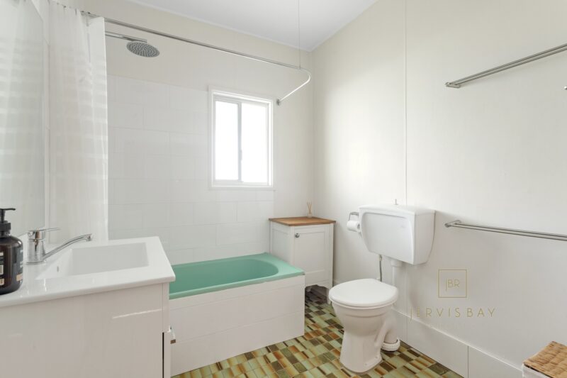 28 St Georges Road, ST GEORGES BASIN  NSW  2540 : image 