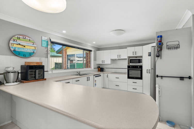 63 Roulstone Crescent, SANCTUARY POINT  NSW  2540 : image 