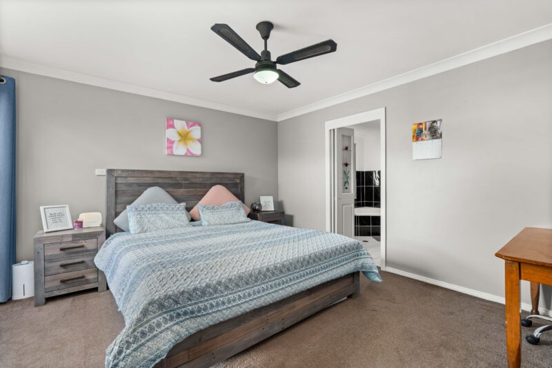 63 Roulstone Crescent, SANCTUARY POINT  NSW  2540 : image 